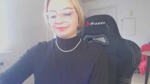 petalkiss online show from 18, 9, 2025
