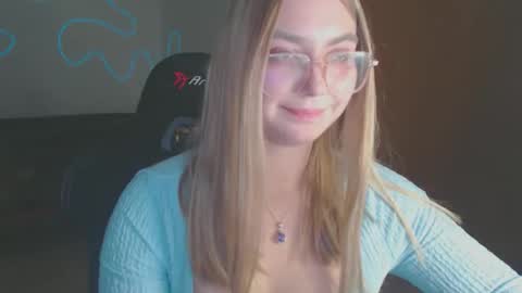 petalkiss online show from 28, 9, 2025