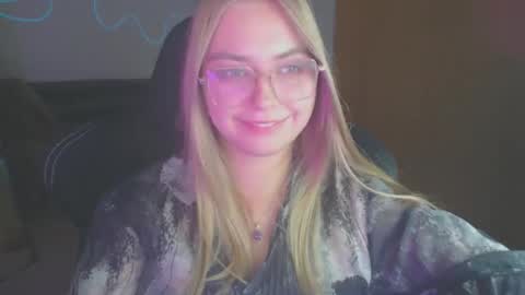 petalkiss online show from 1, 10, 2025