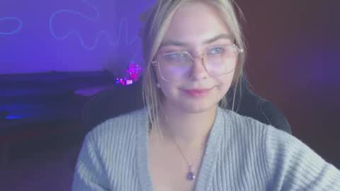 petalkiss online show from 3, 10, 2025
