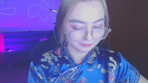 petalkiss online show from 4, 10, 2025