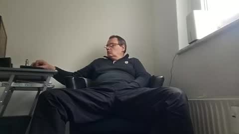 peter_03041976 online show from 5, 2, 2025