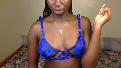 Snapshot of petite_charm chatting on 21, 5, 2026 Charm online show from 21, 5, 2026