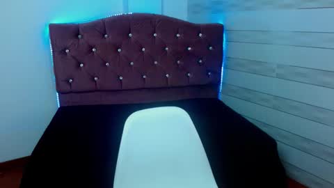 petite online show from 29, 10, 2025