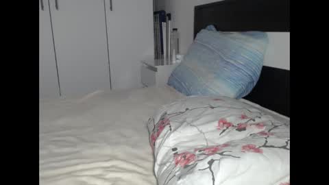 Snapshot of petite_danielle chatting on 13, 2, 2026 petite_danielle online show from 13, 2, 2026