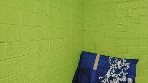 Yuriee online show from 4, 3, 2025