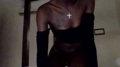 Snapshot of petite_divah254 chatting on 4, 10, 2025 petite_divah254 online show from 4, 10, 2025