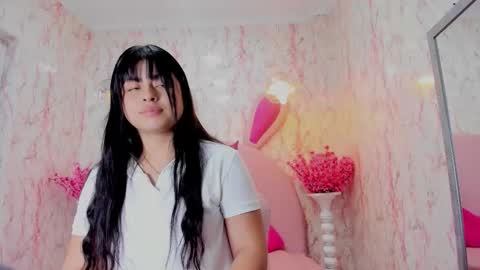 petite_emili online show from 5, 11, 2025