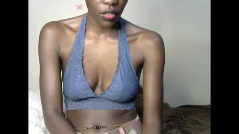Snapshot of petite_lavi2 chatting on 13, 12, 2024 petite_lavi2 online show from 13, 12, 2024
