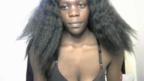 Snapshot of petite_lavi2 chatting on 5, 2, 2025 petite_lavi2 online show from 5, 2, 2025