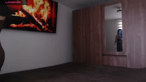 Snapshot of petite_linda chatting on 24, 6, 2026 Linda online show from 24, 6, 2026