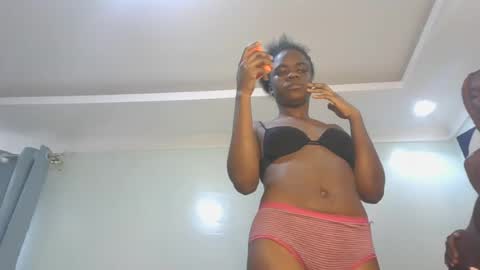 Snapshot of petite_luxe1 chatting on 23, 7, 2026 Luxe online show from 23, 7, 2026