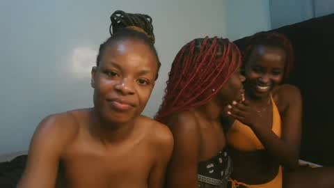 Snapshot of petite_luxe1 chatting on 28, 7, 2026 Luxe online show from 28, 7, 2026
