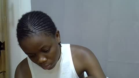 petite_melan online show from 19, 9, 2025