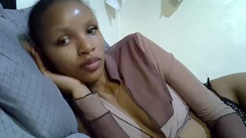 petite_melinda online show from 27, 6, 2026