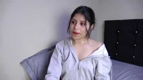 Snapshot of petite_paola chatting on 11, 12, 2024 petite paola online show from 11, 12, 2024