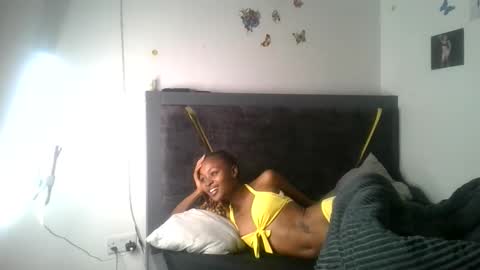 Snapshot of petite_queen69 chatting on 6, 6, 2026 petite_queen69 online show from 6, 6, 2026