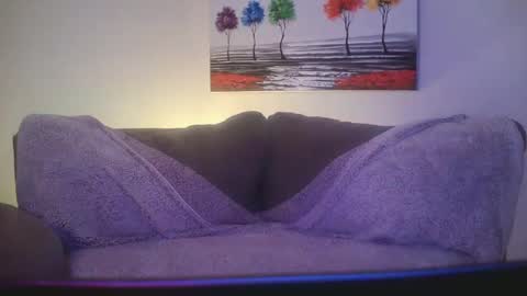 petite treat  online show from 30, 12, 2024