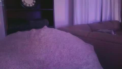 petite treat  online show from 19, 1, 2025