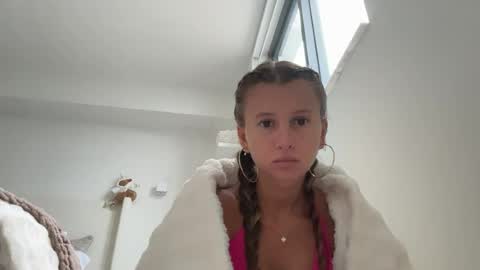Snapshot of petitebaddie349 chatting on 26, 7, 2026 petitebaddie349 online show from 26, 7, 2026