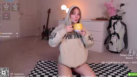 Snapshot of petitebrat chatting on 6, 5, 2026 PiperAvery online show from 6, 5, 2026