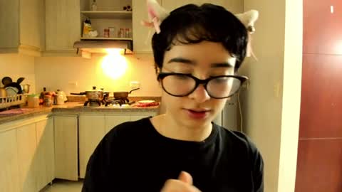 Snapshot of petitee_lunna chatting on 17, 6, 2026 Lunna online show from 17, 6, 2026