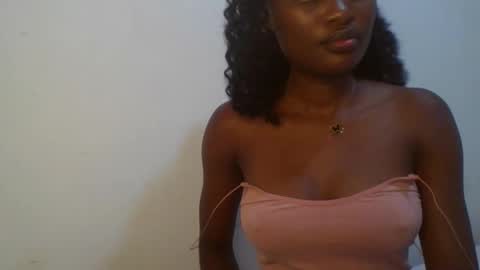 Snapshot of petiteediva chatting on 24, 3, 2026 diva online show from 24, 3, 2026