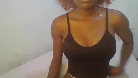 Snapshot of petiteediva chatting on 13, 4, 2026 diva online show from 13, 4, 2026