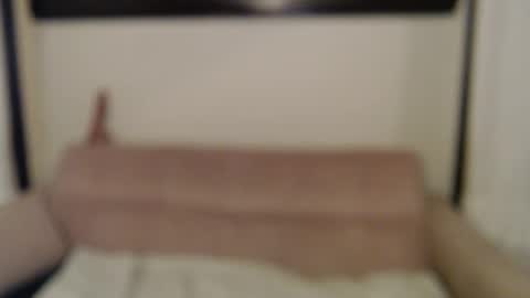 Snapshot of petitegirluvsdick chatting on 30, 1, 2025 Bella online show from 30, 1, 2025