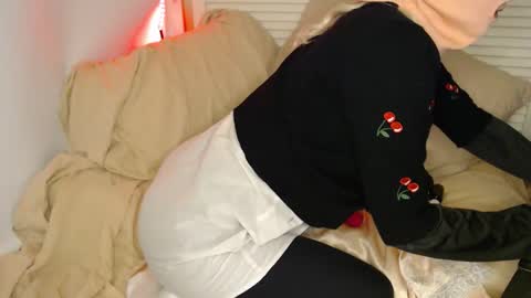 petitegirlypop online show from 28, 9, 2025