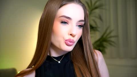 Petitegonwiild online show from 10, 10, 2025