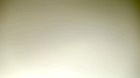 Snapshot of petiteivoryqueen chatting on 18, 12, 2025 danna online show from 18, 12, 2025