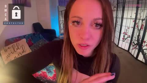 Snapshot of petitejewel chatting on 31, 12, 2024 Jules online show from 31, 12, 2024