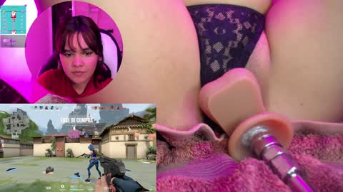 Snapshot of petitesally_ chatting on 13, 12, 2024 Sally online show from 13, 12, 2024