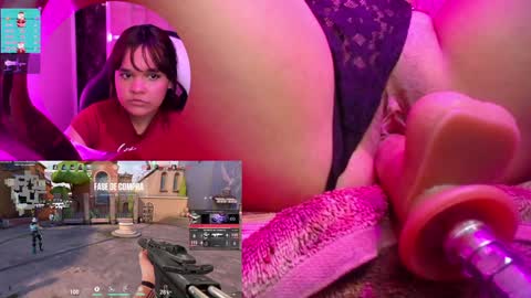 Snapshot of petitesally_ chatting on 13, 12, 2024 Sally online show from 13, 12, 2024