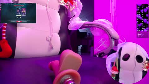 Snapshot of petitesally_ chatting on 28, 12, 2024 Sally online show from 28, 12, 2024