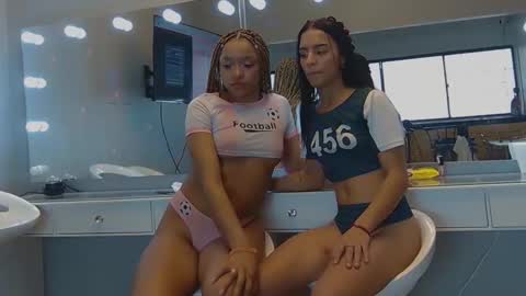 Snapshot of petitestrawberry18 chatting on 15, 2, 2026 Tip us ask our names online show from 15, 2, 2026