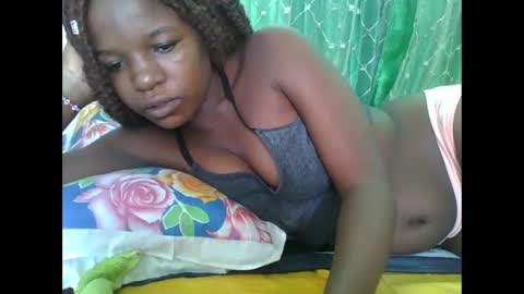 petitesweetchiq online show from 24, 2, 2026