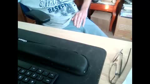 Snapshot of petitwilly chatting on 22, 9, 2025 petitwilly online show from 22, 9, 2025