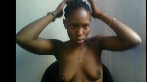 Snapshot of pettie_queen chatting on 30, 10, 2025 beauty online show from 30, 10, 2025