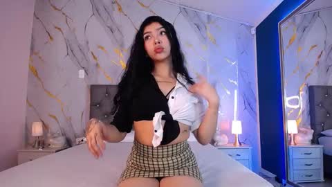 Snapshot of pettit_courtny chatting on 25, 2, 2025 Pettit Courtny online show from 25, 2, 2025