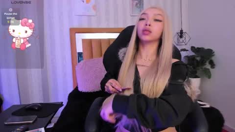 Snapshot of pettit_courtny chatting on 3, 10, 2025 Pettit Courtny online show from 3, 10, 2025