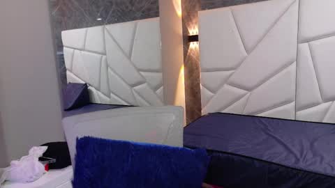 Moon  online show from 15, 11, 2025