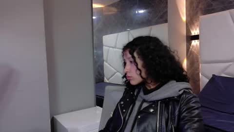 Moon  online show from 30, 11, 2025