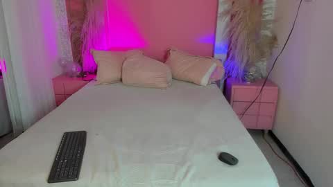 peytonn_monroe online show from 19, 11, 2025