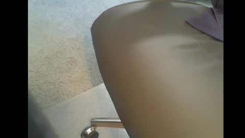 Snapshot of pg19531107 chatting on 17, 11, 2025 Paul online show from 17, 11, 2025