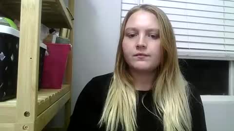 Snapshot of phatassblond chatting on 22, 12, 2024 PhatAssBlond online show from 22, 12, 2024