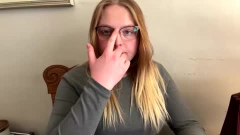 Snapshot of phatassblond chatting on 28, 1, 2025 PhatAssBlond online show from 28, 1, 2025