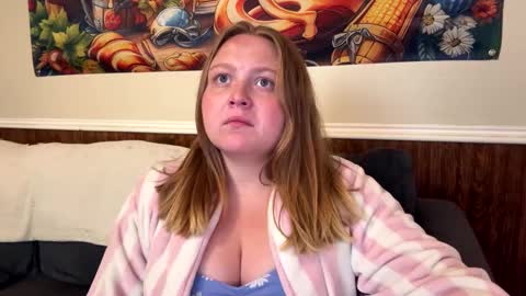 Snapshot of phatassblond chatting on 22, 9, 2025 PhatAssBlond online show from 22, 9, 2025