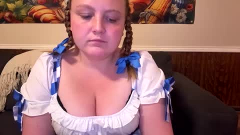 Snapshot of phatassblond chatting on 29, 9, 2025 PhatAssBlond online show from 29, 9, 2025